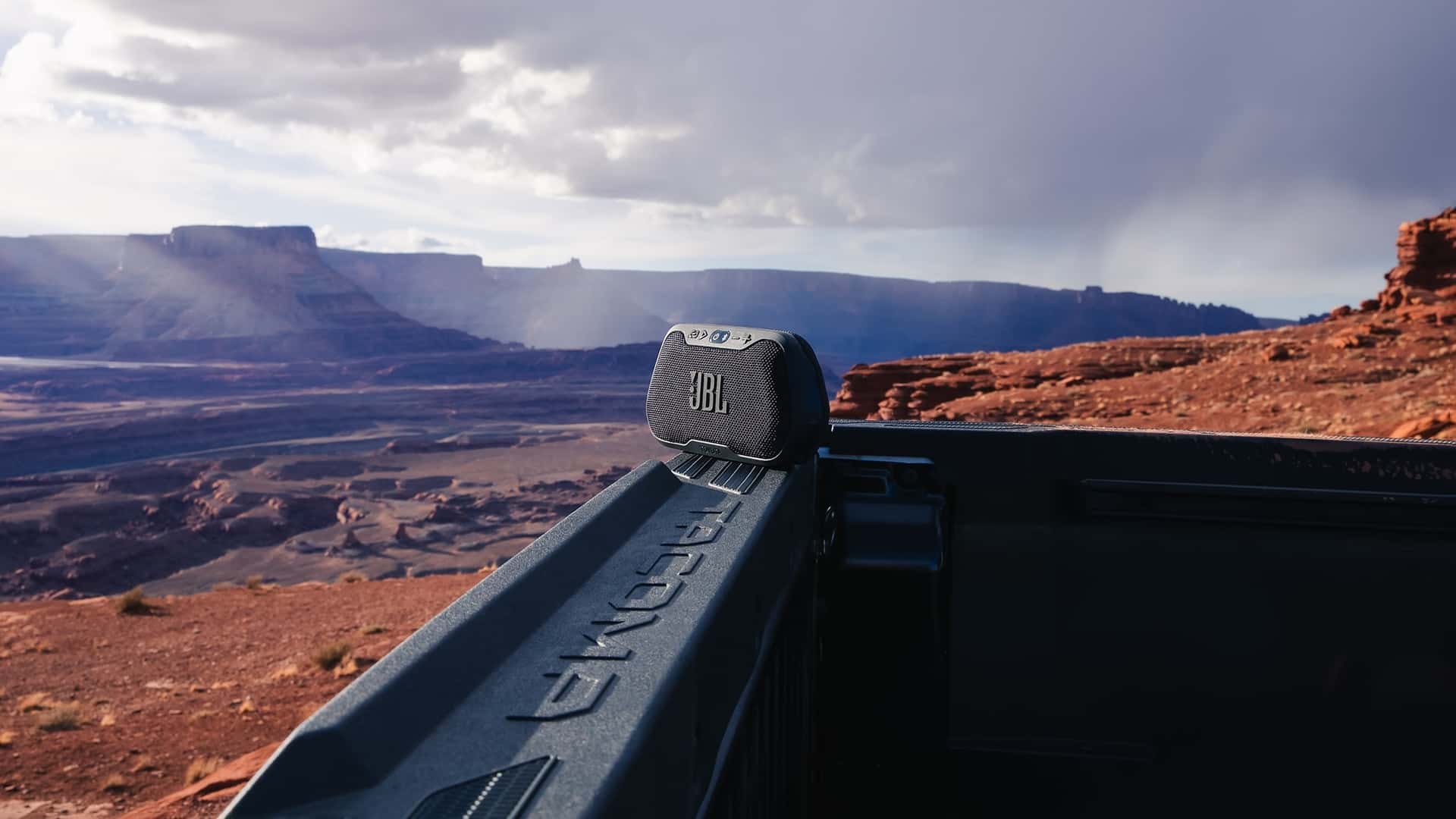 Toyota Tacoma 2024 incluirá un innovador altavoz Bluetooth extraíble JBL Flex 1 Toyota Tacoma 2024 altavoz JBL