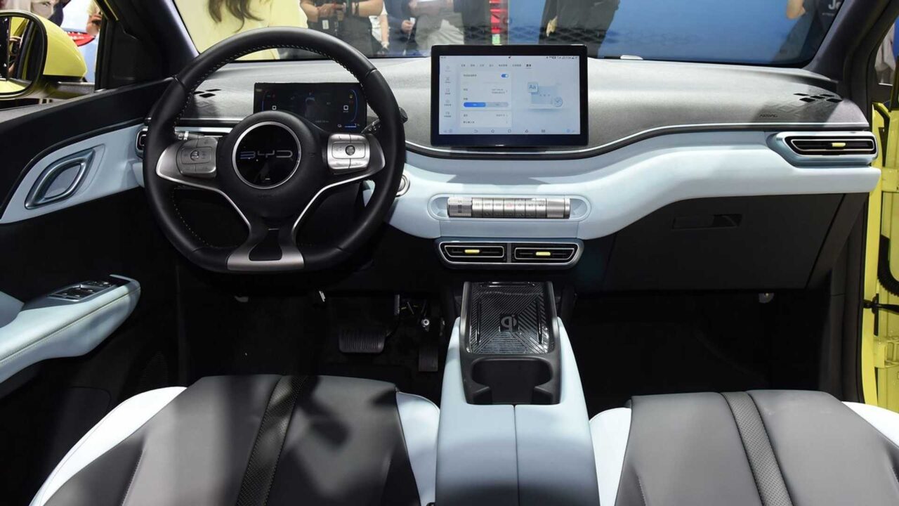 BYD Seagull se comenzará a fabricar en Brasil desde junio 4 BYD Segull interior
