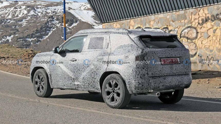 Duster 2024 lateral 3/4