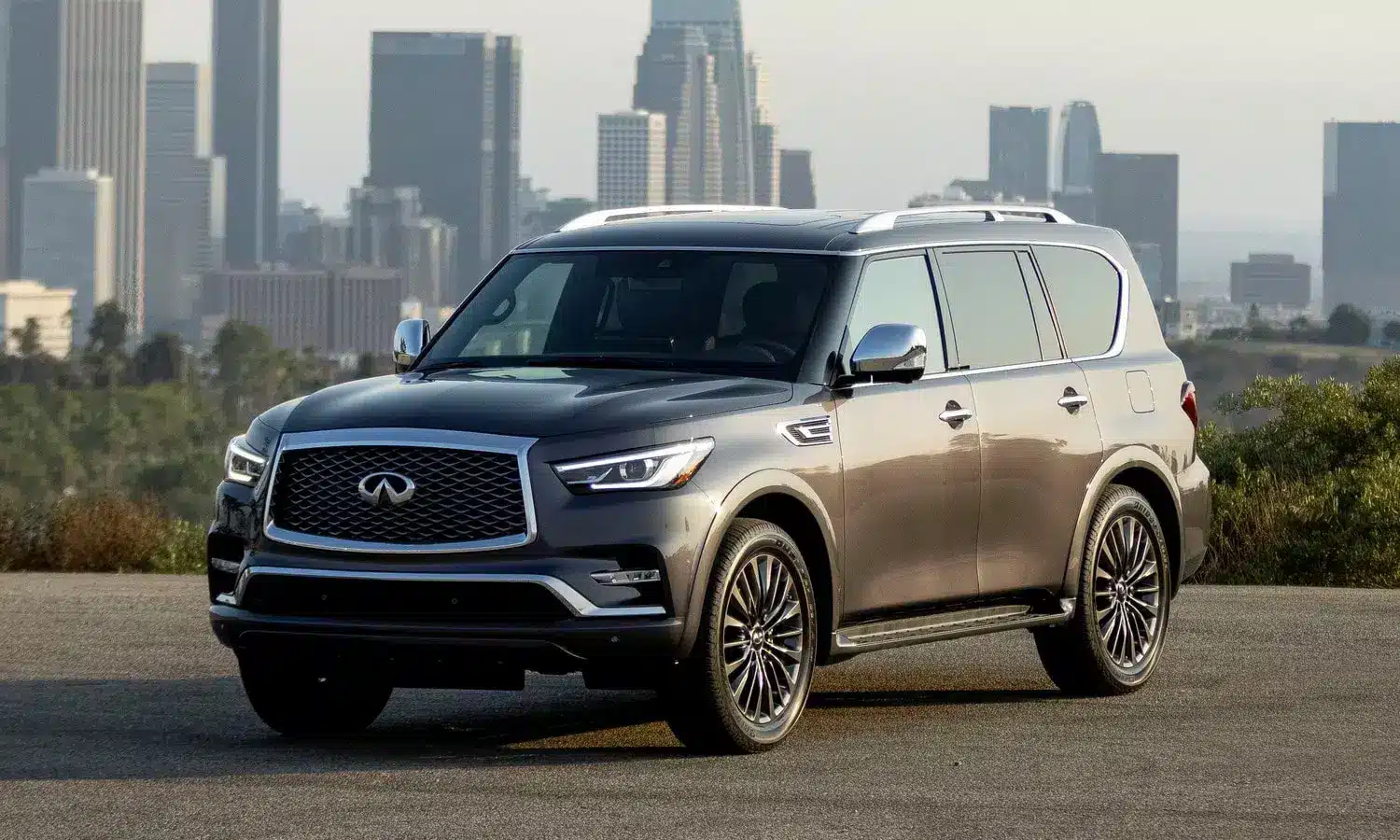 Infiniti QX frente