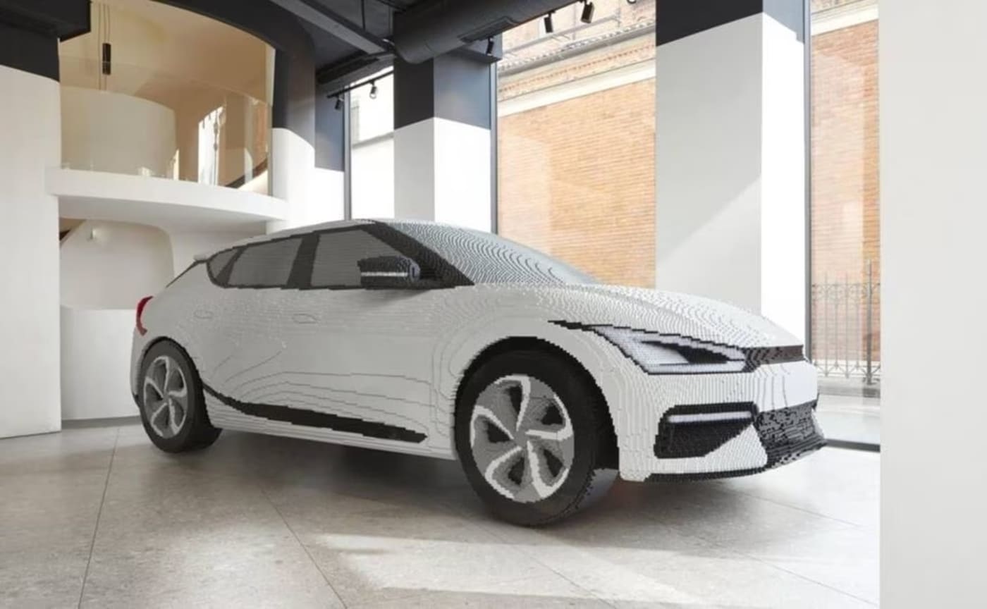 Increíble réplica a tamaño real del KIA EV6 hecha con LEGO 1 kia ev6 lego