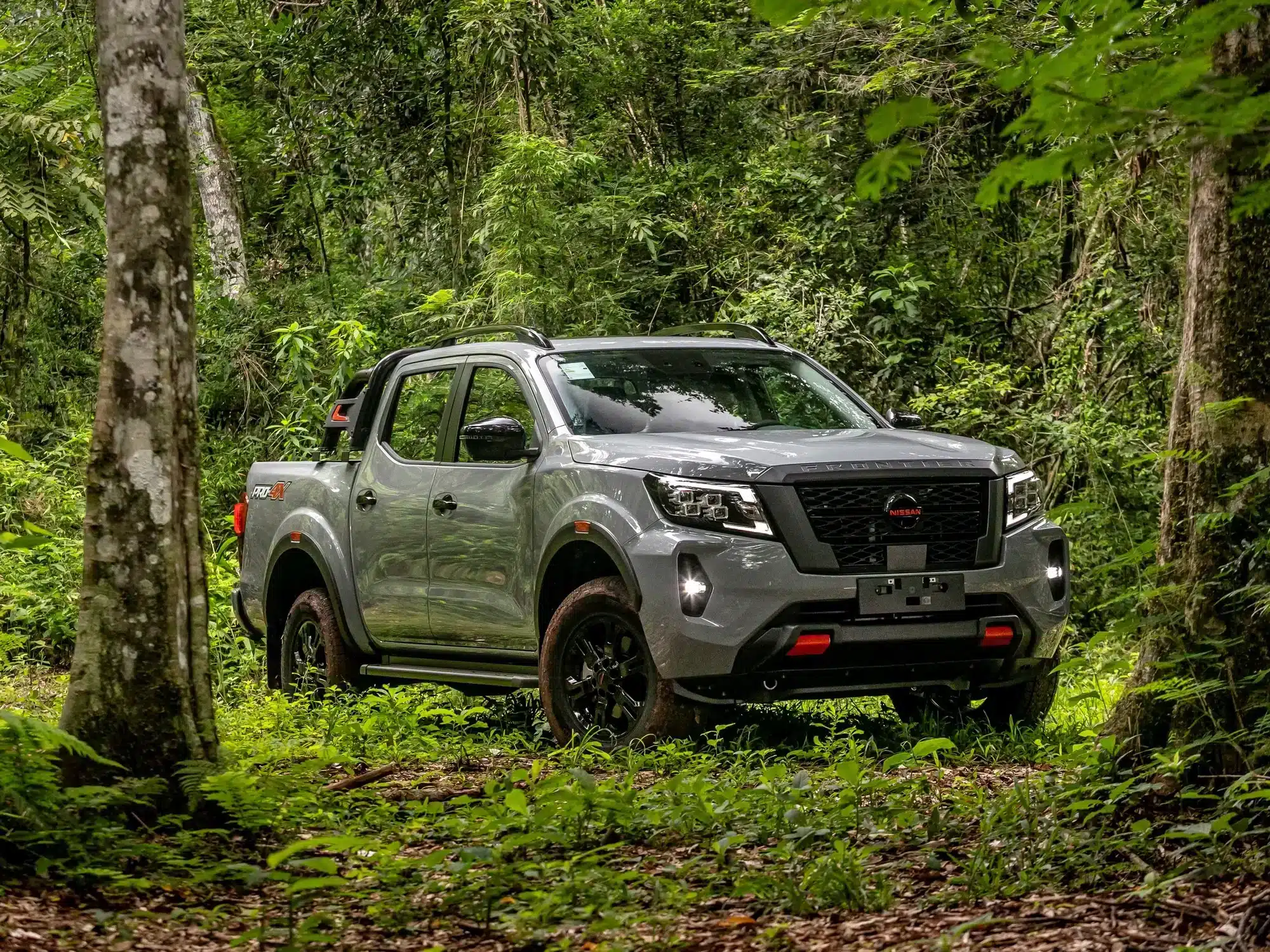 Nissan Frontier Diesel Euro VI: Llega a Colombia con innovaciones y precios competitivos 1 Nissan Frontier Euro VI frente 3/4