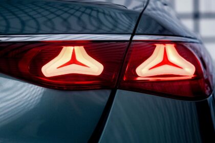 Mercedes-Benz clase E 2024 luces stop