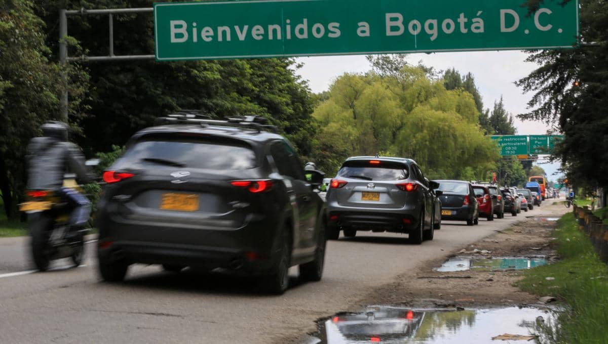 pico y placa regional bogota entrada via Autos Rodando pico y placa