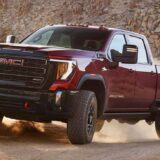 GMC Sierra HD AT4X 2024 llega al mercado junto a la impactante edición AEV 4 GMC Sierra sierra at4x 2024 lateral