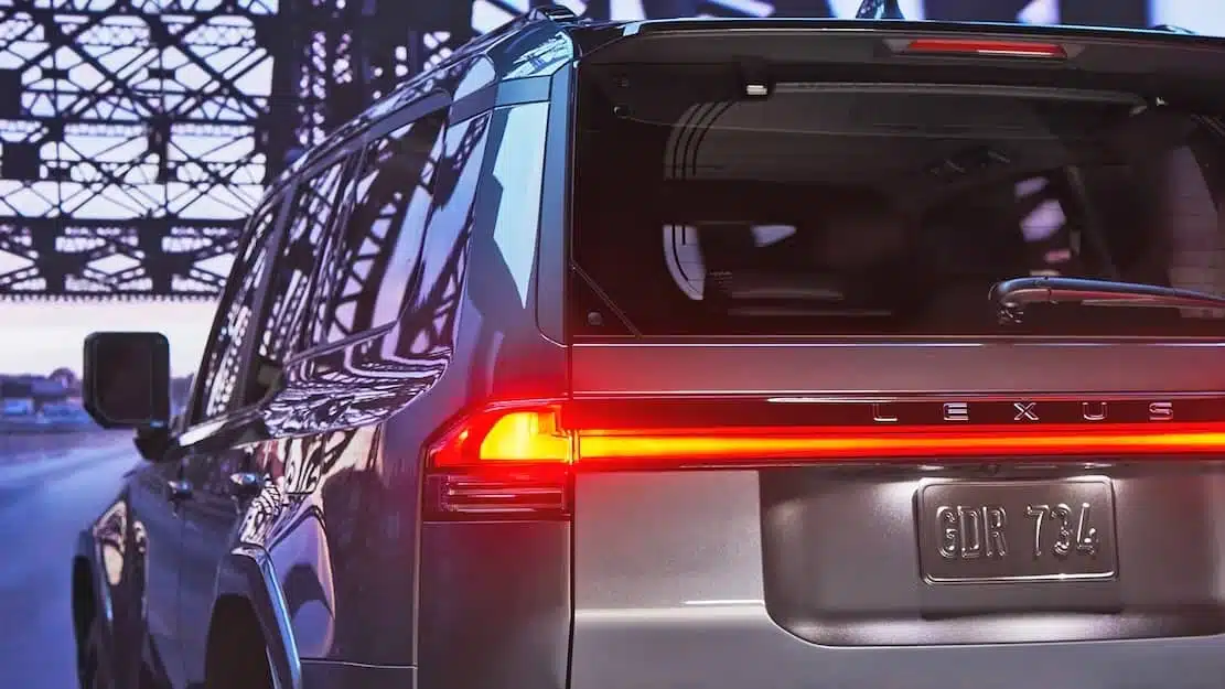 2024 lexus gx teaser rear Autos Rodando Lexus GX teaser por detras