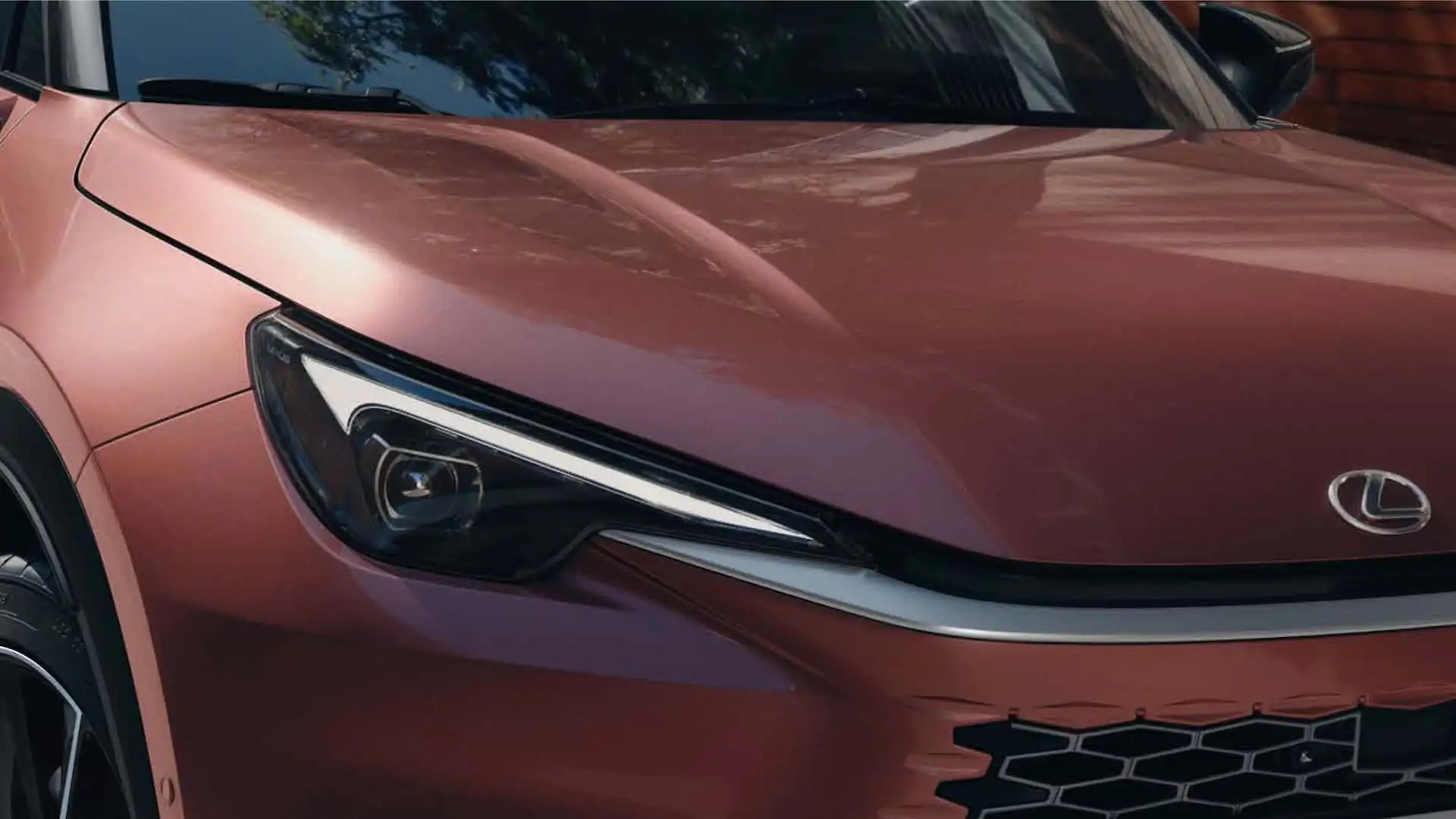 2024 lexus lbx teaser Autos Rodando Lexus LBX frente