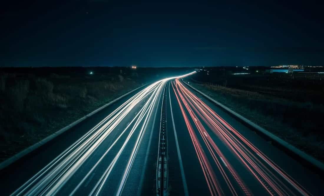 Carretera que recarga vehículos eléctricos en movimiento “Electric Road System” 1 Carretera que recarga vehículos