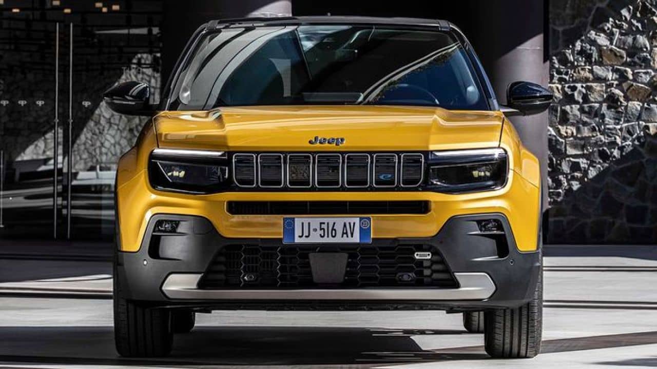 jeep avenger 2024_03 Autos Rodando Jeep Avenger frente