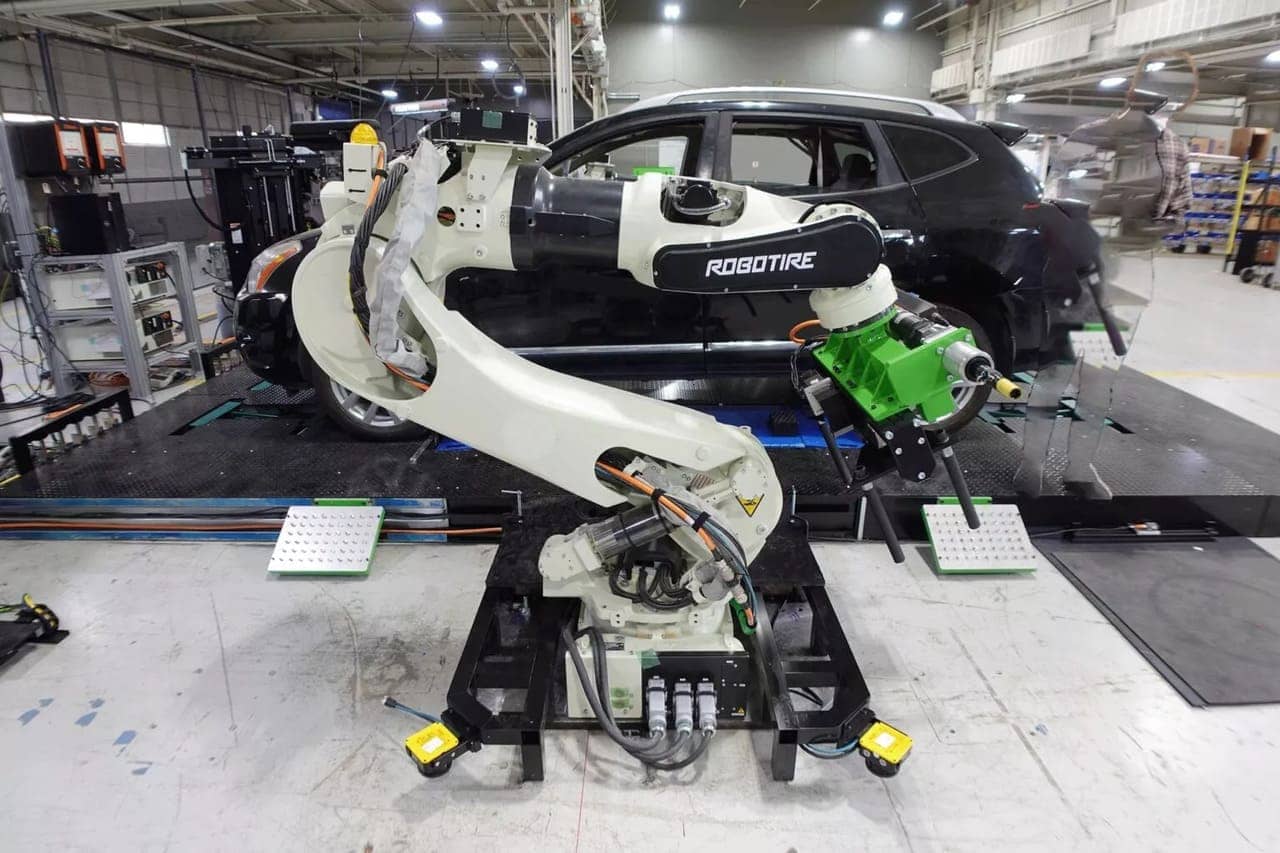 robotire_robot cambio de llantas_1 Autos Rodando RoboTire