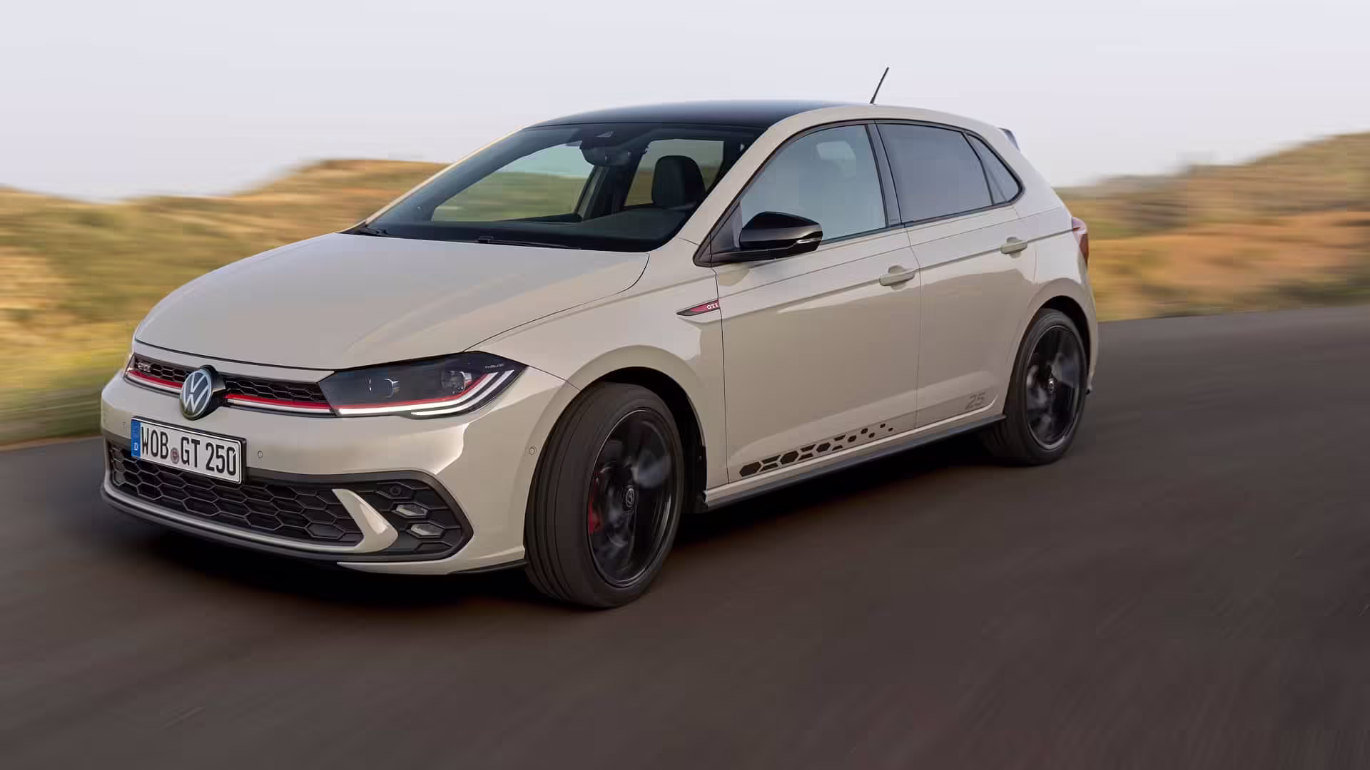 El VW Polo GTI Edición 25, el ícono deportivo que celebra su aniversario con estilo 1 VW Polo GTI Edición 25 diagonal