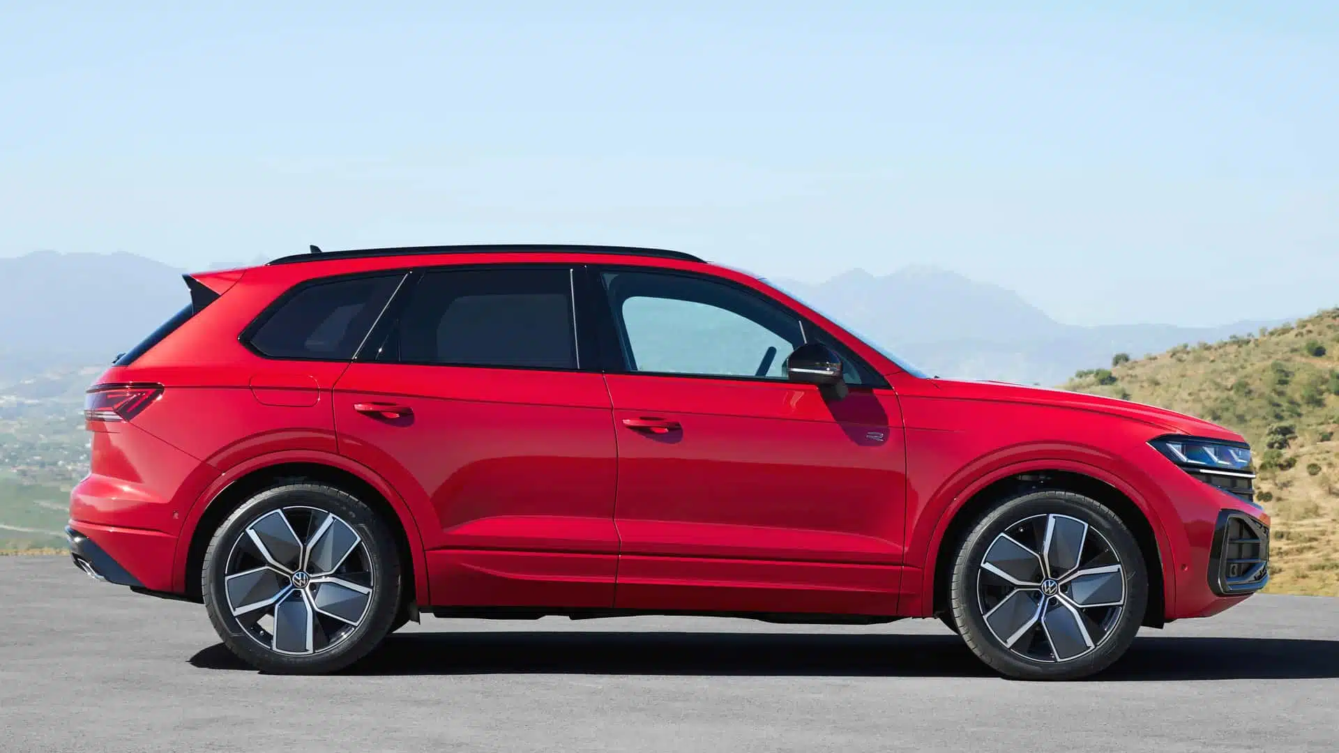 volkswagen touareg r line 2024 Autos Rodando Volkswagen Touareg lateral