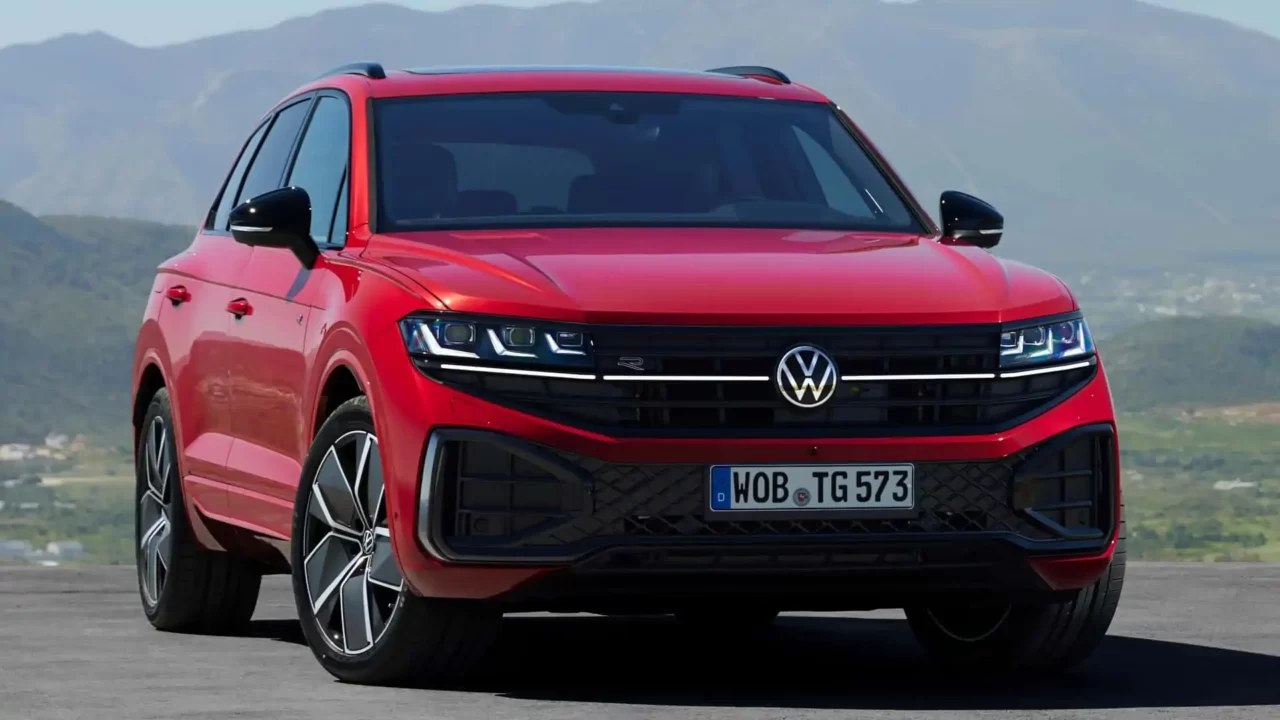 Volkswagen despide al Touareg: el adiós a un SUV que marcó época 2 Volkswagen Touareg 2024 frente