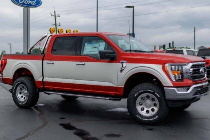 Ford F-150 de BFP roja