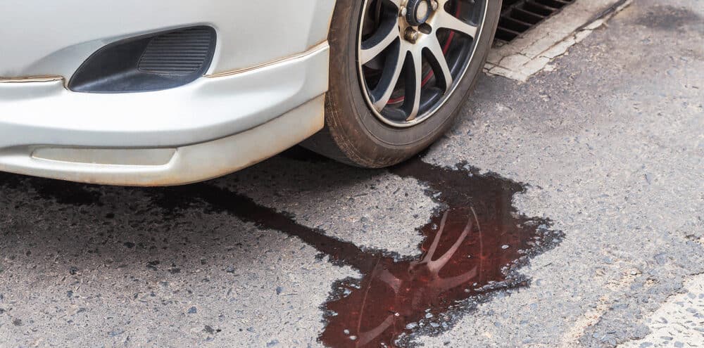 Qué sucede si mi auto pierde agua: una guía detallada 1 bote de agua