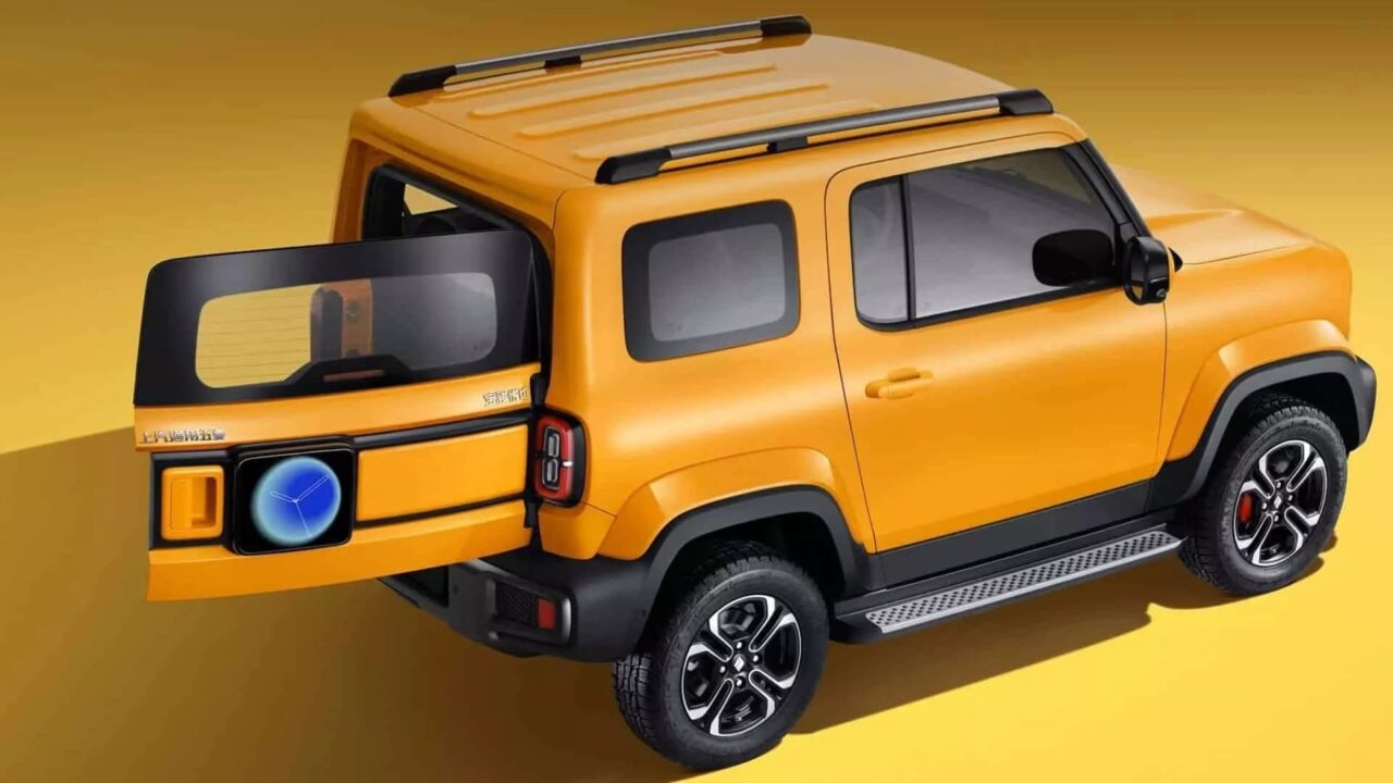 baojun yep 7 Autos Rodando Baojun Yep atras