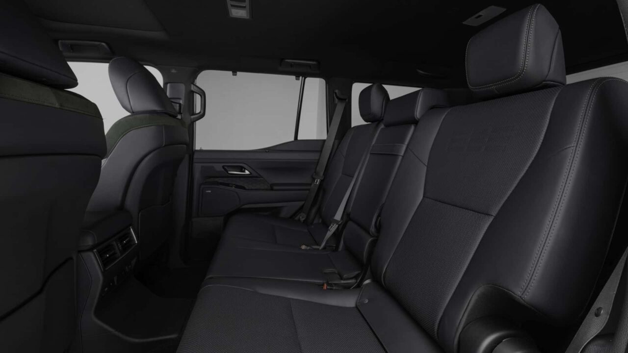 lexus gx 2024_03 Autos Rodando Lexus GX hermano del Toyota GX asientos traseros
