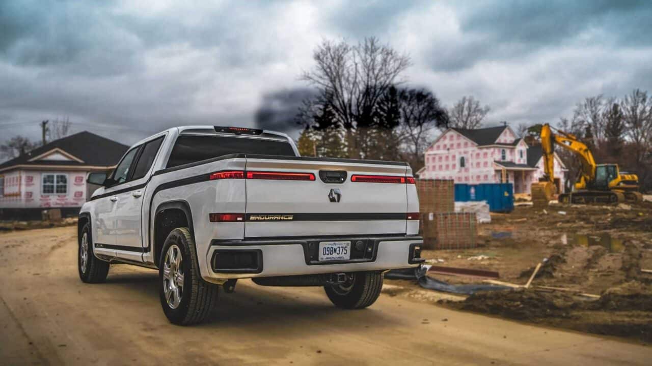 lordstown endurance exterior rear Autos Rodando Lordstown Endurance por detras