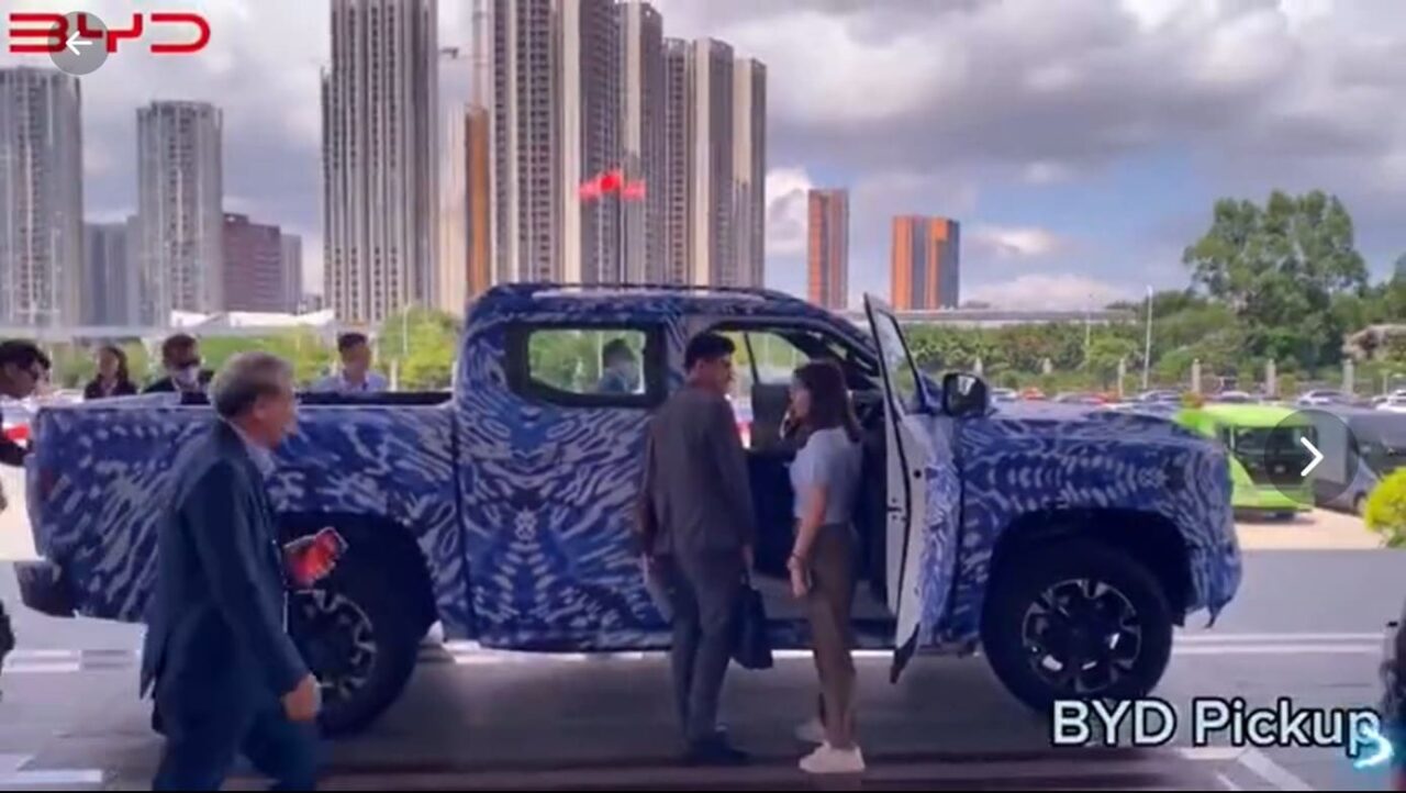 Pick up BYD Autos Rodando pickup byd