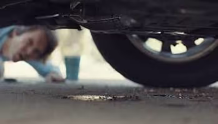 pierde agua el auto Autos Rodando carro bota agua