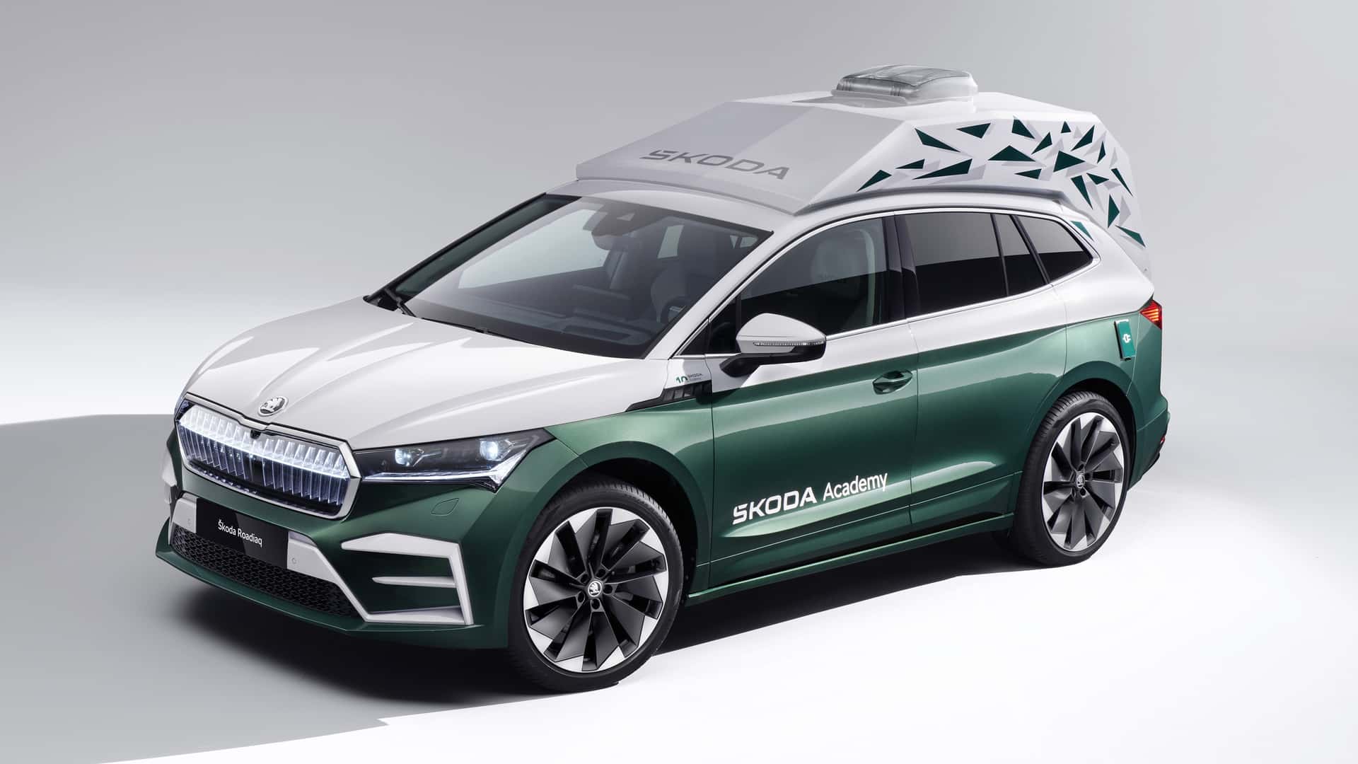 Skoda Roadiaq: la oficina móvil y caravana única, lo mejor esta por dentro 1 Skoda Roadiaq diagonal