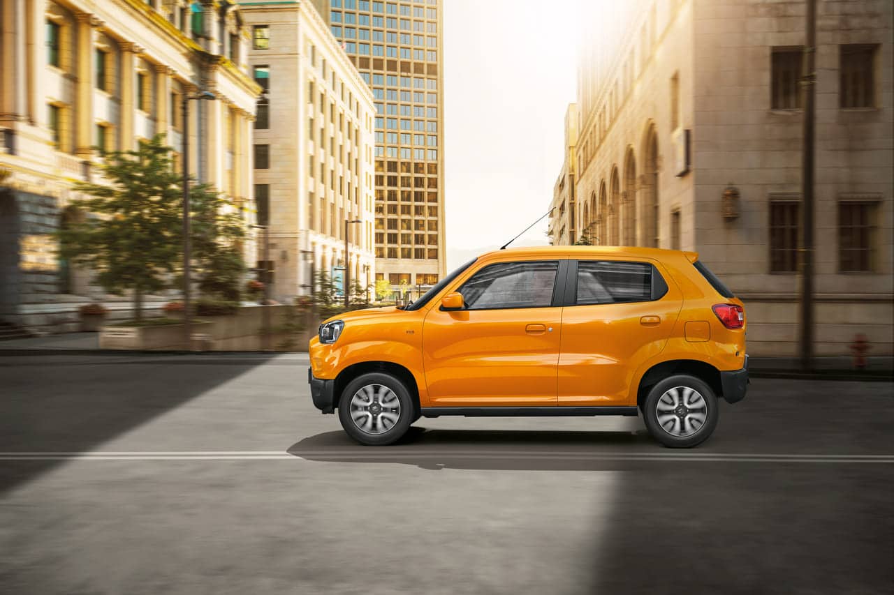 Suzuki S presso lateral