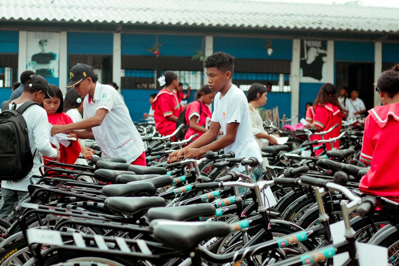 toyota wbr Autos Rodando Toyota dona bicicletas en la guajira