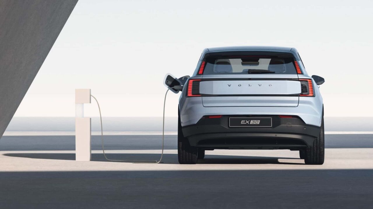 volvo ex30 2014 exterior_03 Autos Rodando Volvo EX atras carga