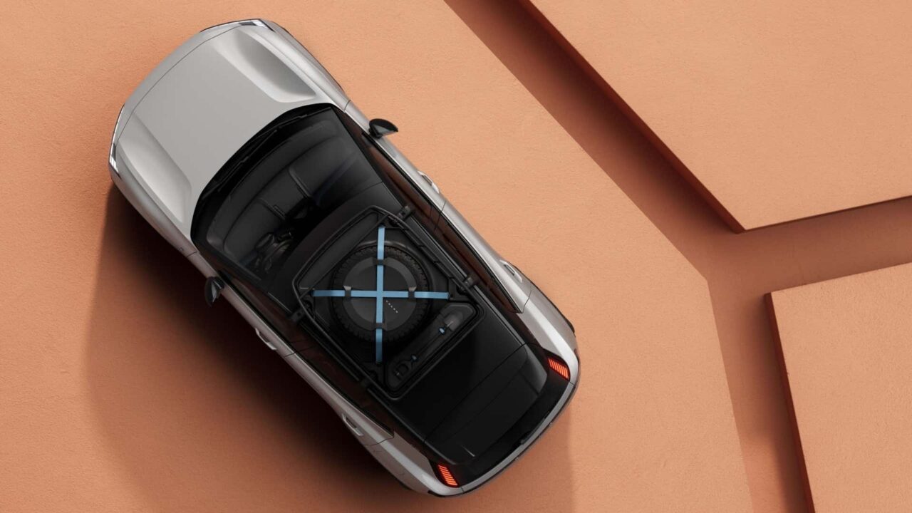 volvo ex30 cross country 2025_03 Autos Rodando Volvo EX Cross Country arriba