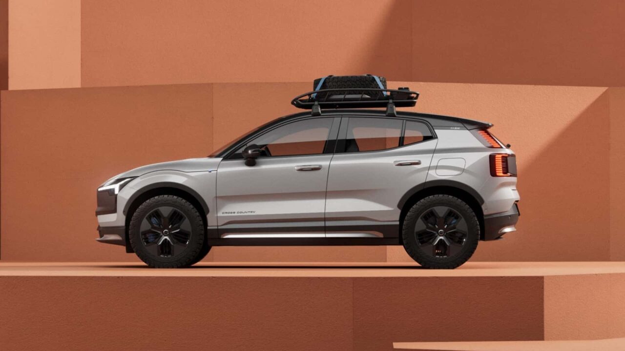 volvo ex30 cross country 2025_05 Autos Rodando Volvo EX Cross Country lateral