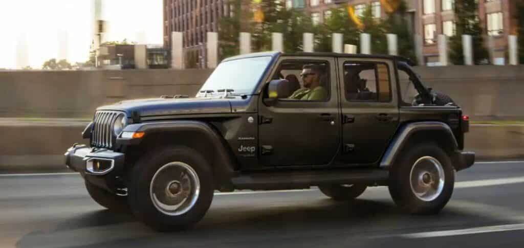 Jeep Wrangler Unlimited Sahara lateral
