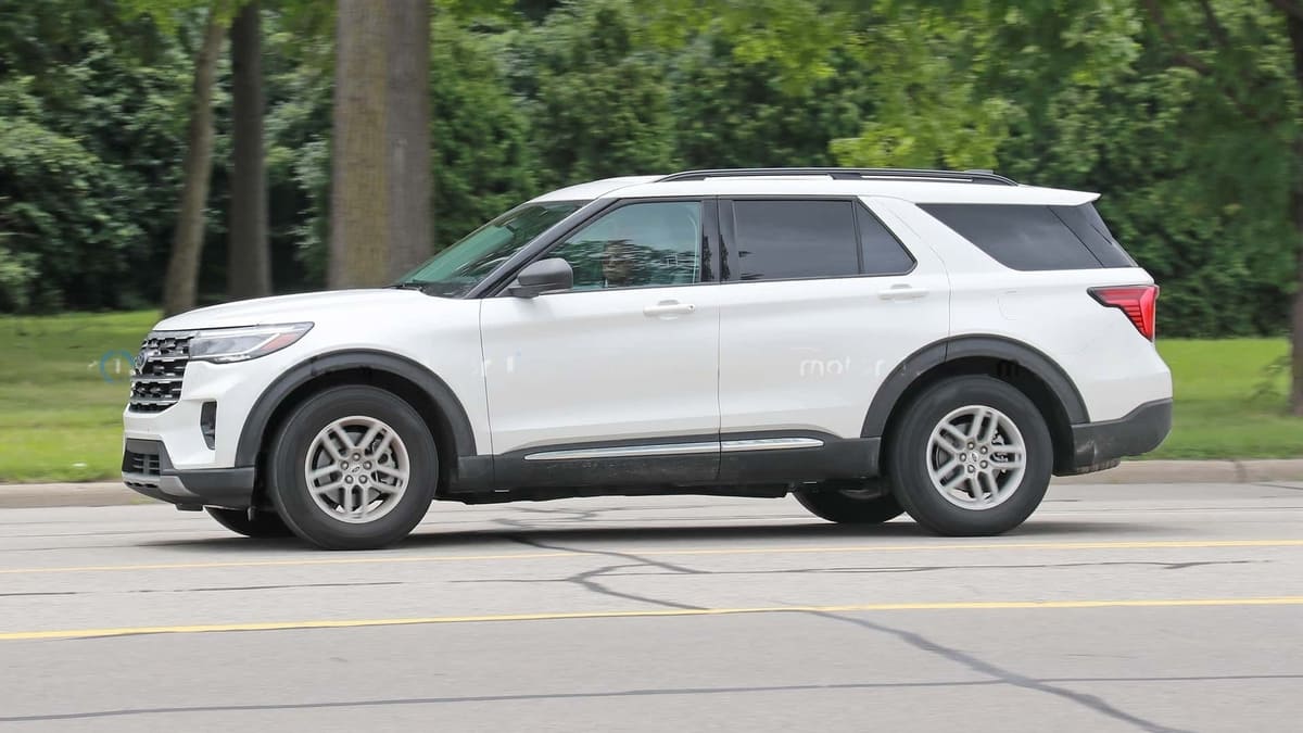 2024 ford explorer_03 transformed Autos Rodando Ford Explorer lateral