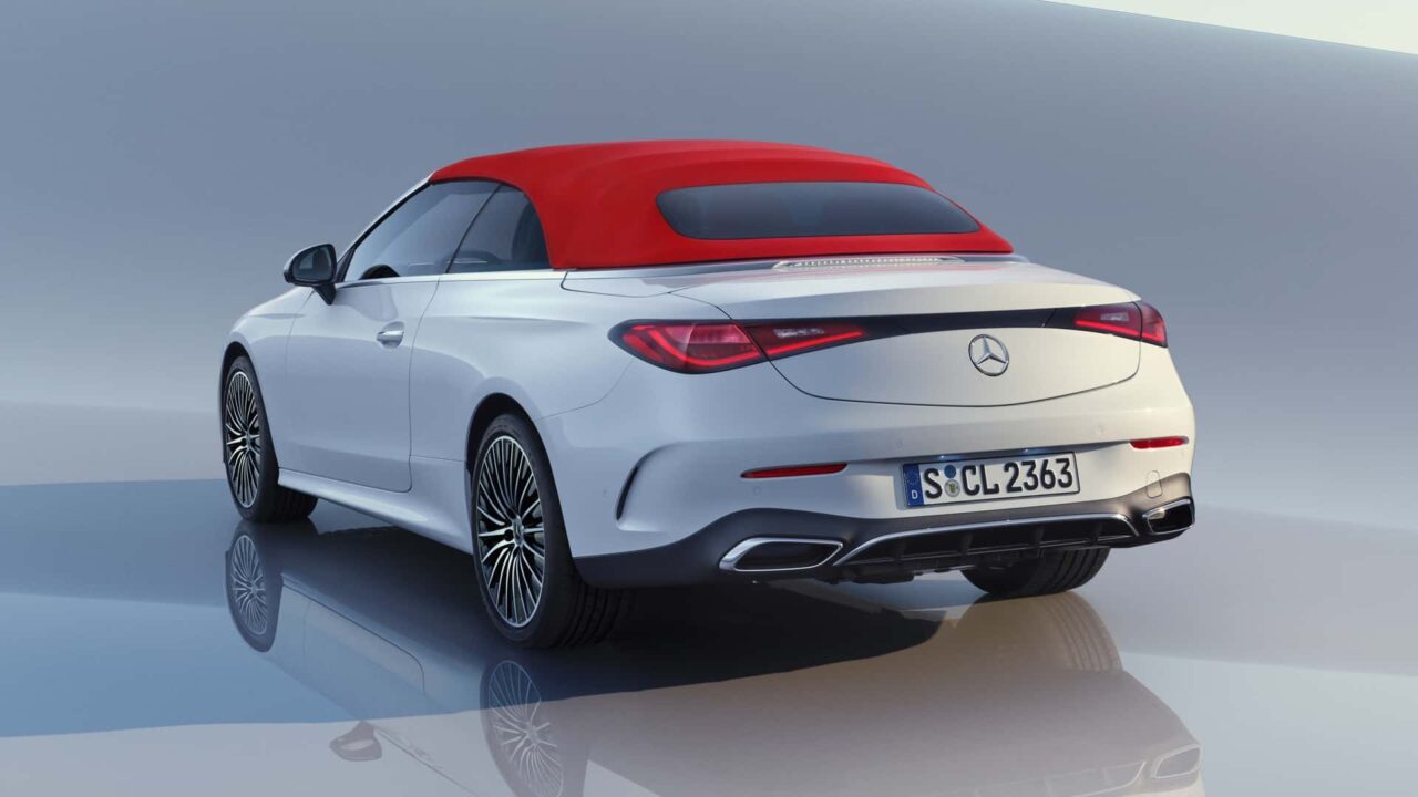 2024 mercedes benz cle cabriolet_01 Autos Rodando Mercedes CLE Cabriolet lona roja