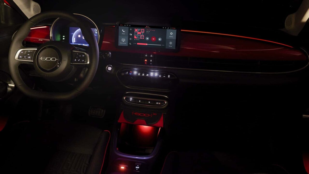 fiat 600 2024_03 Autos Rodando Fiat iluminacion interior