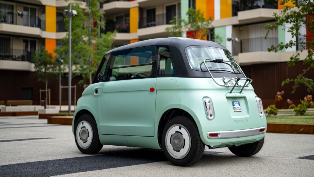 fiat topolino trasera Autos Rodando Fiat Topolino por detrás