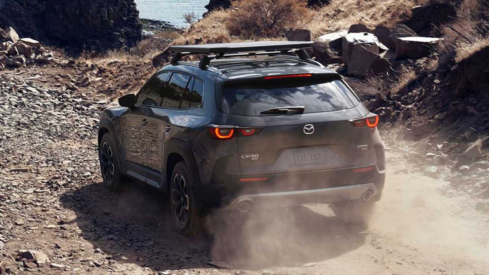 Mazda en el Salón del Automóvil de Bogotá 2024: Innovación y Tradición 1 Mazda CX-50 atras