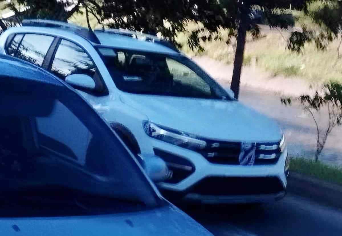 nuevo suv renault Autos Rodando Nuevo SUV Renault en pruebas por Colombia