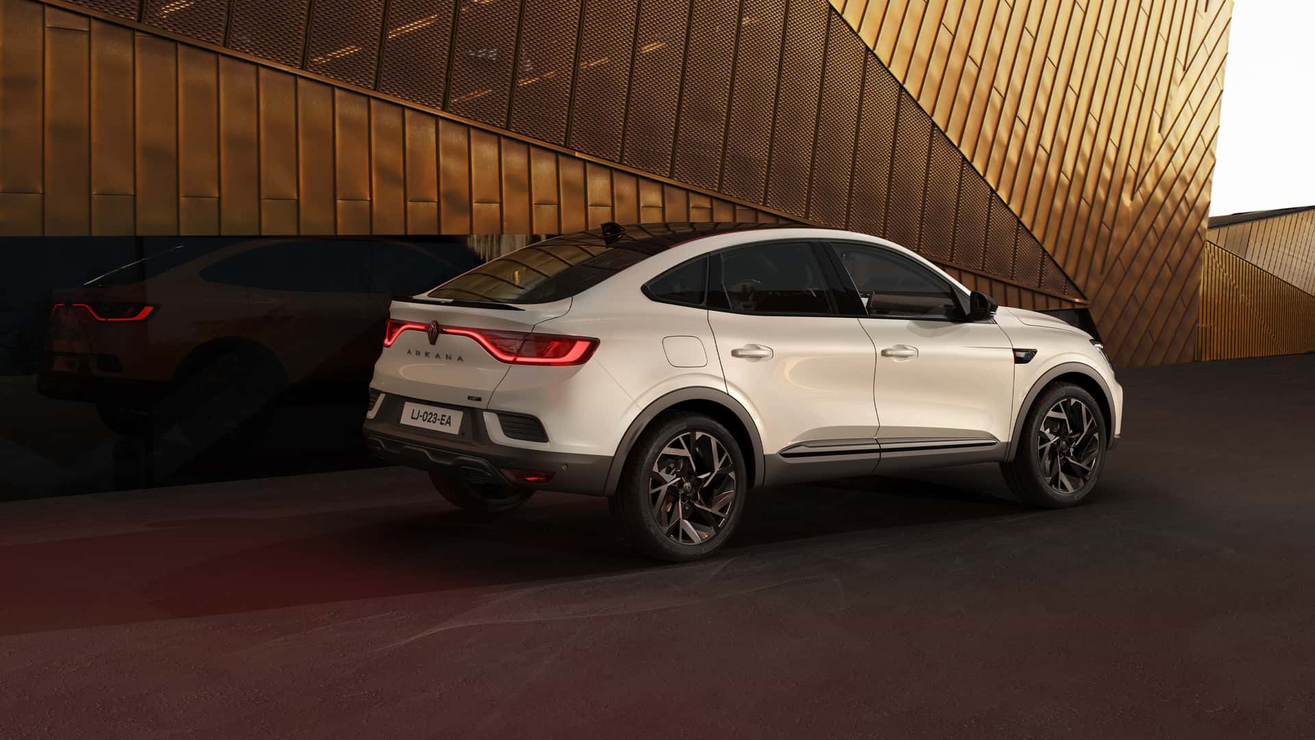 Renault Arkana: Un Modelo Clave que se Seguirá Fabricando 1 Renault Arkana 2024 lateral