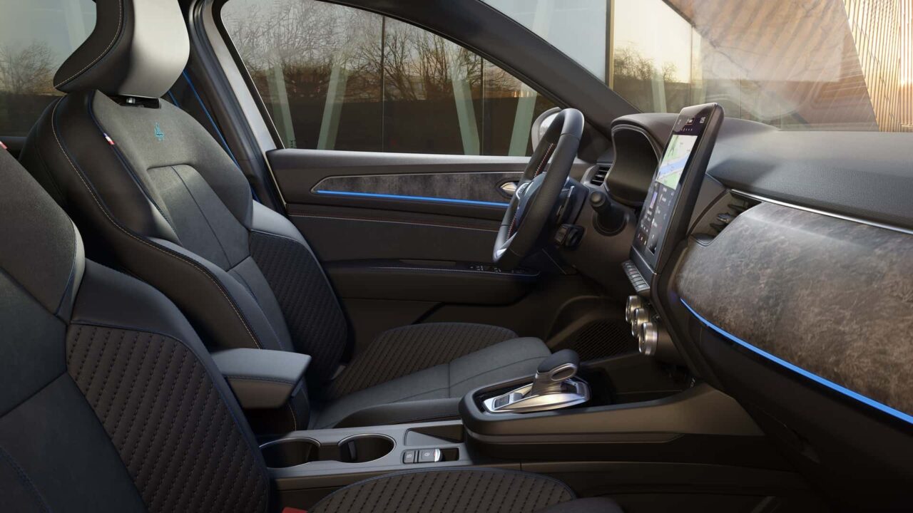 renault arkana 2025 facelift_05 Autos Rodando Renault Arkana interior