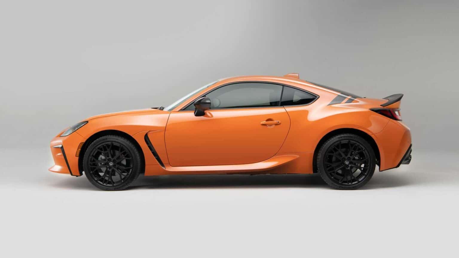 ᐅ Toyota GR86 2025, Se Revela Cumpliendo Normativas De Seguridad Y