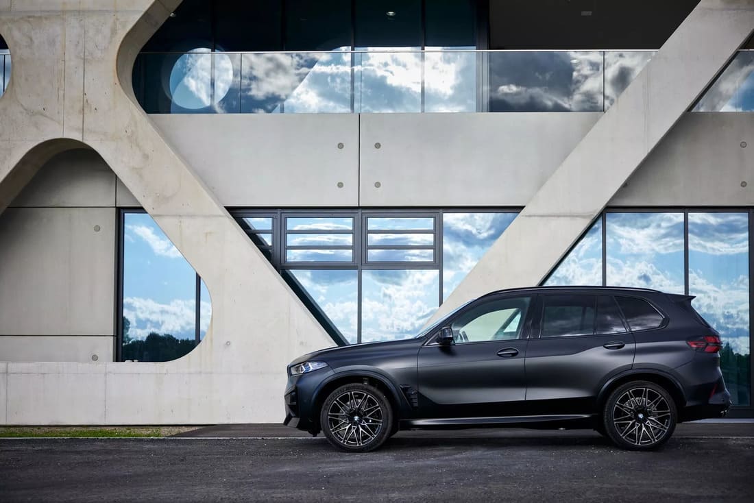 BMW X M lateral