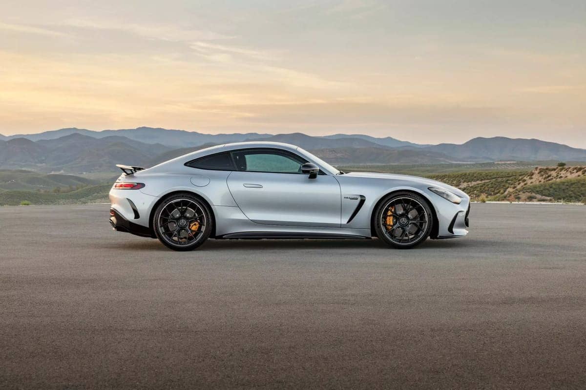 Mercedes AMG GT lateral