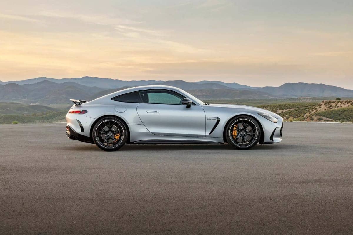 2024 mercedes amg gt 10 Autos Rodando Mercedes AMG GT lateral