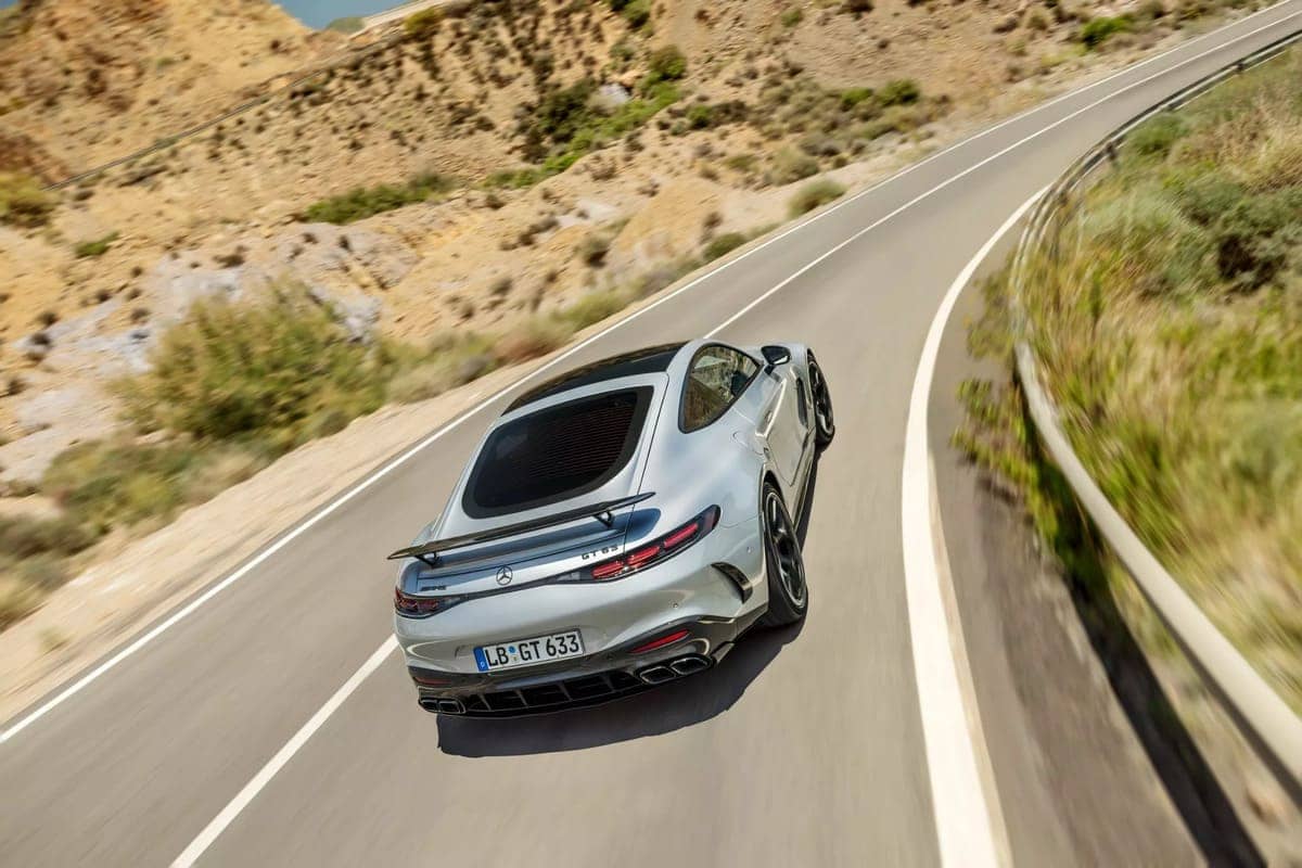 2024 mercedes amg gt 3 Autos Rodando Mercedes AMG GT atras
