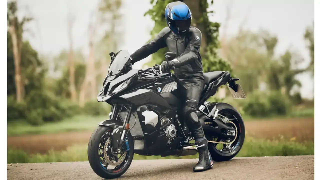 bmw m 1000 xr 2024 protot Autos Rodando BMW M XR protoyipo