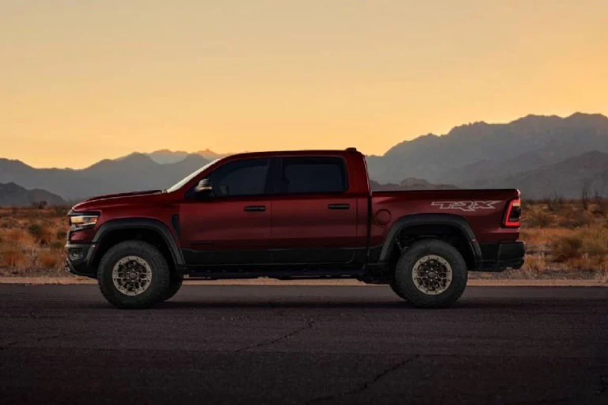 ram 1500 trx final edition_01 Autos Rodando Ram TRX Final Edition lateral