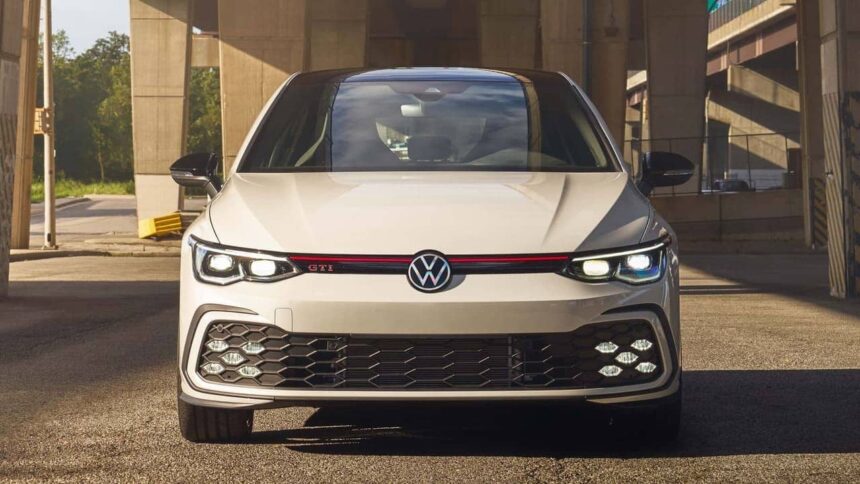 Volkswagen Golf GTI 380 2024 frente