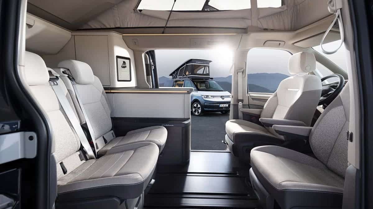 volkswagen multivan t7 california concept interior_02 Autos Rodando Volkswagen el T California Concep interior sillas