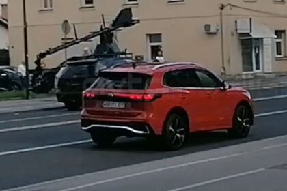 Volkswagen Tiguan 2024 atras