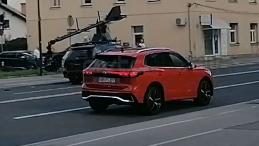 Volkswagen Tiguan 2024 atras